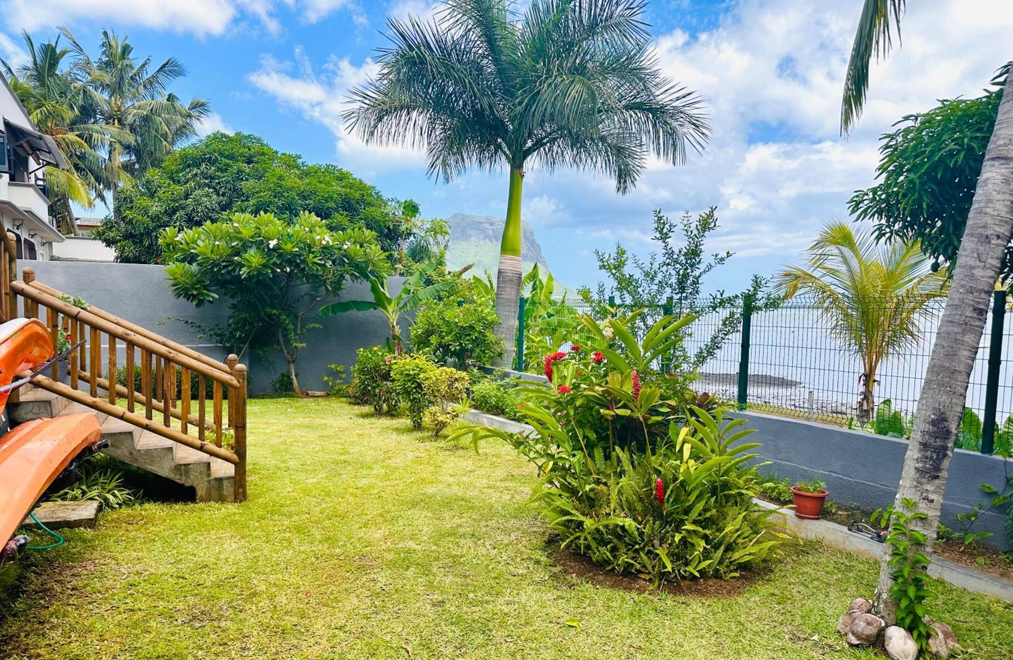 Lavender Hotel Le Morne Ngoại thất bức ảnh