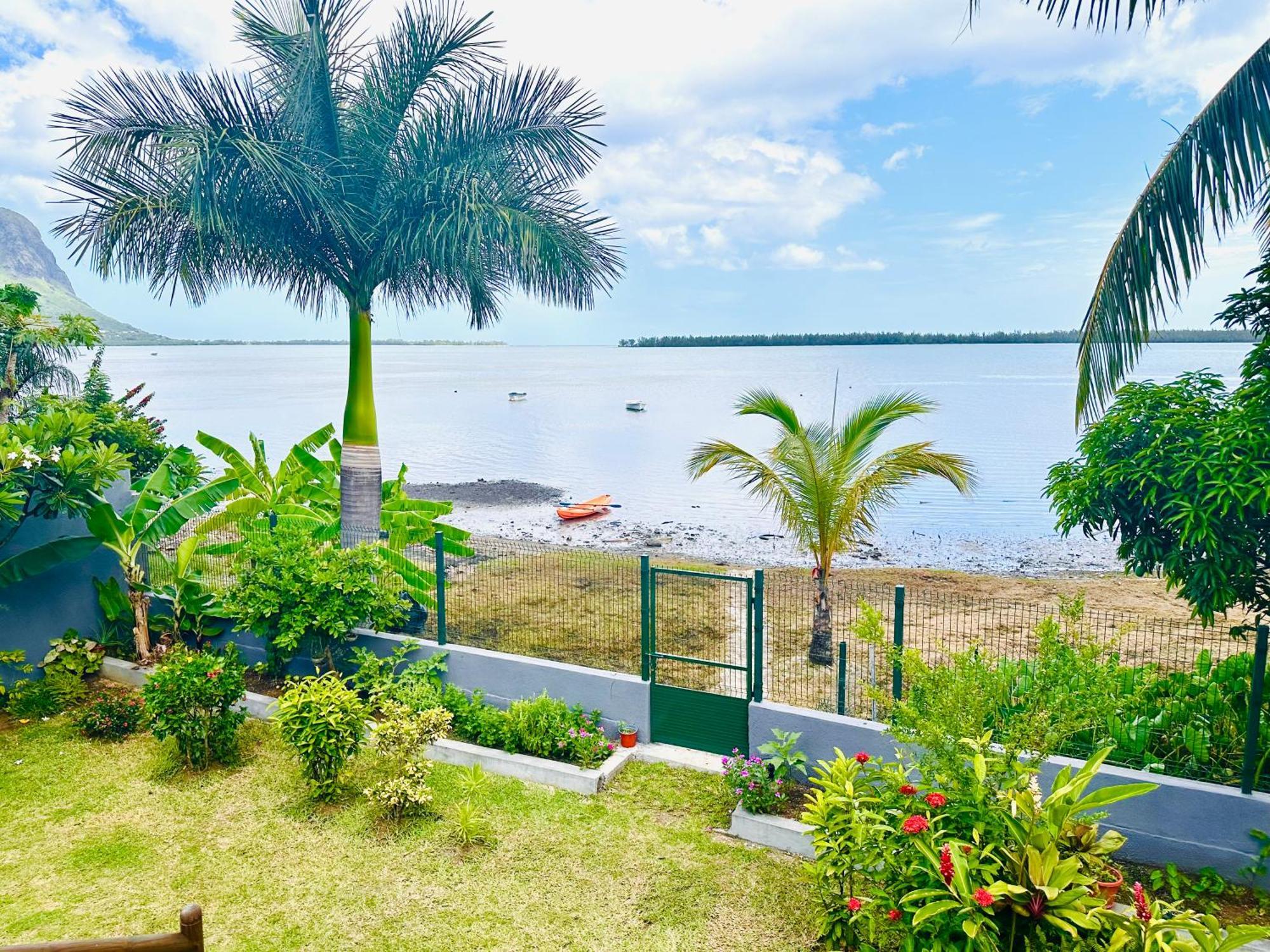Lavender Hotel Le Morne Ngoại thất bức ảnh